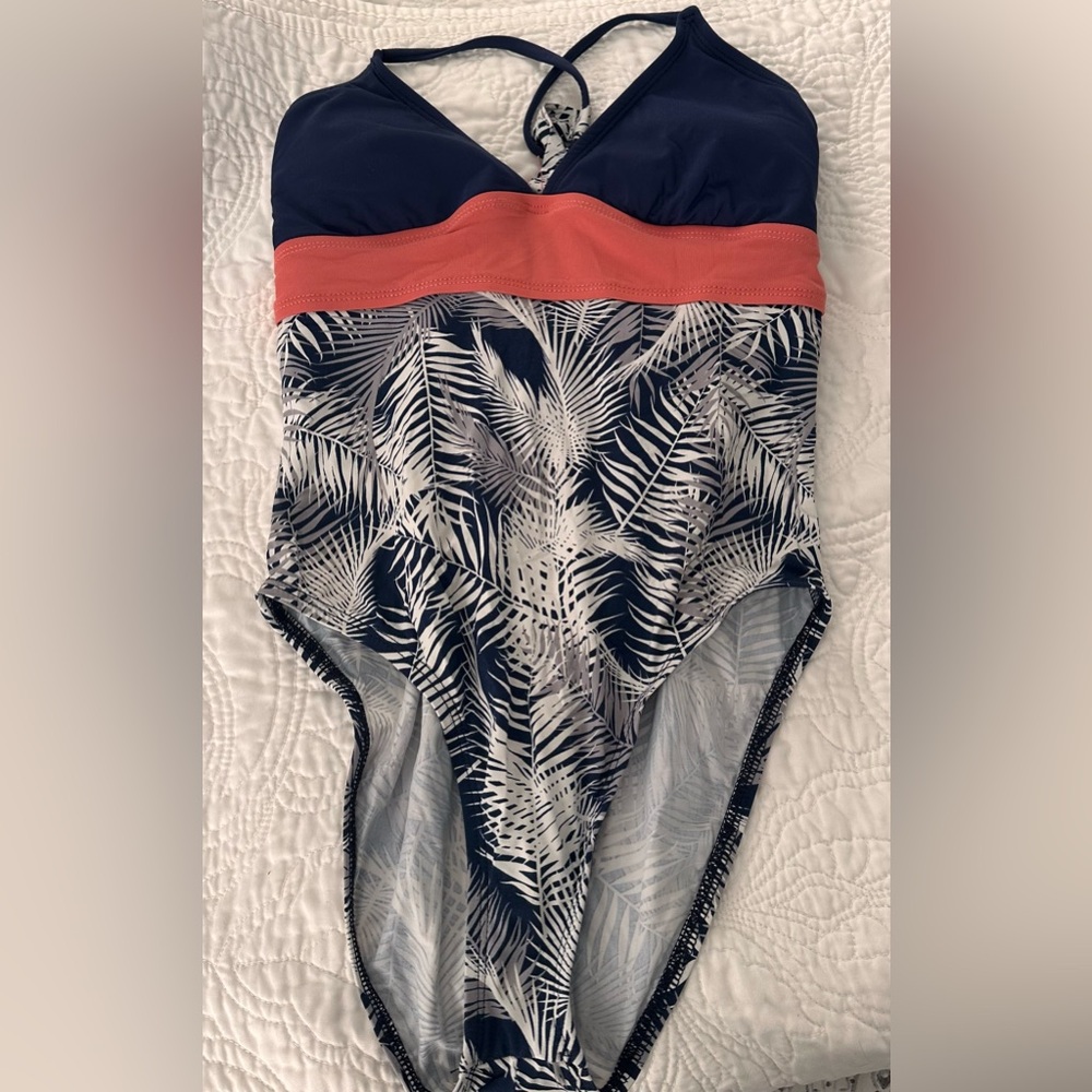 Women’s Carve Designs one piece swim suit, size small